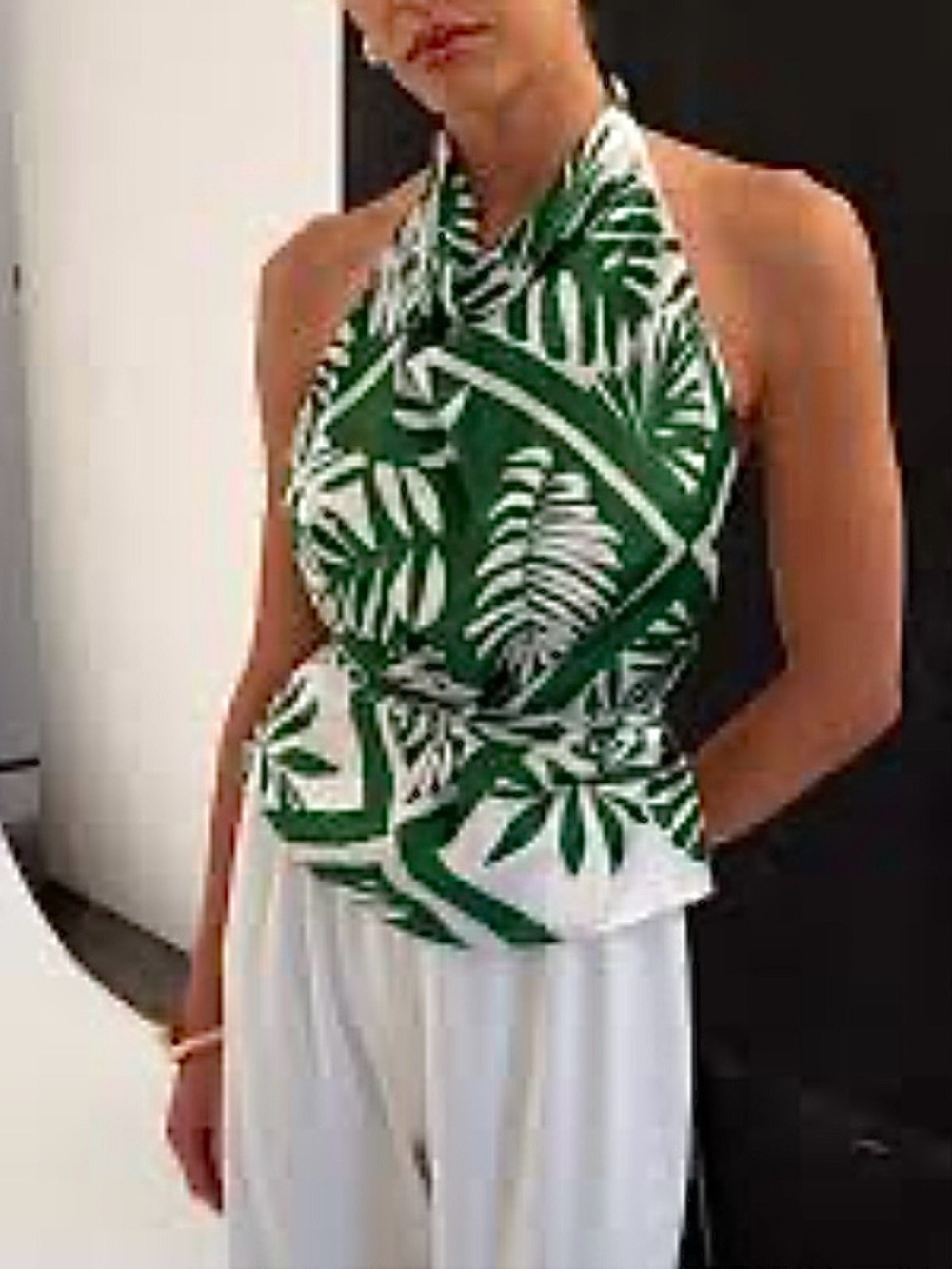 🆕- Kookaï Taormina 100% Silk Halter Top Green & White Tropical Leaf. Size: 6 - Picture 4 of 10